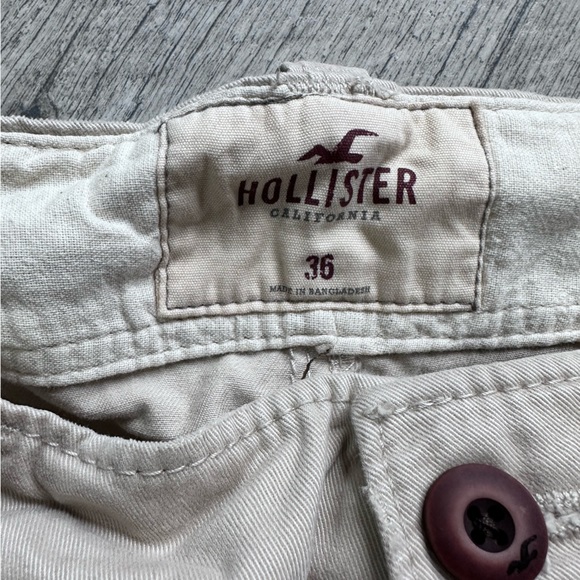 Hollister cargo shorts - barely worn (were in storage for years) - Picture 3 of 4